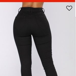 Fashion Nova booty jeans